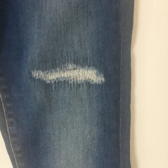 Distressed Articles of Society Women's Jeans 26-27 - Picture 7 of 8